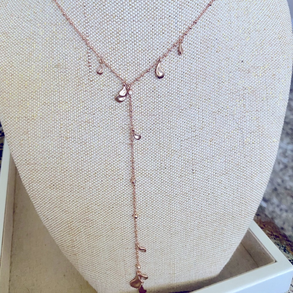 Kendra Scott Rose Gold drop petal necklace new without tags delicate and danity